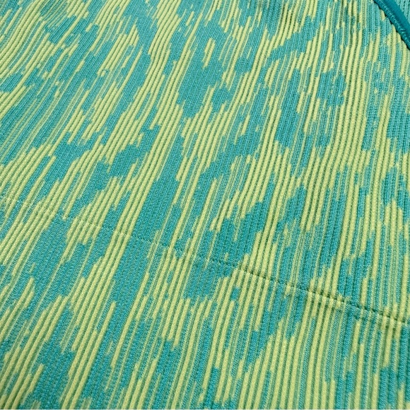 Athleta "Aurora" seamless crop ribbed tank - Picture 5 of 7